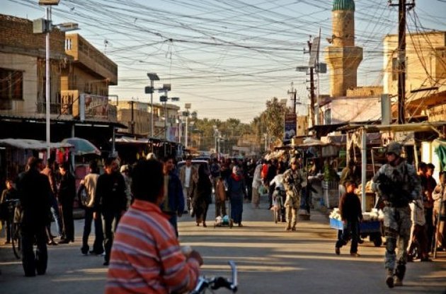 Іракські бойовики кажуть, що США підтримують зброєю ісламістських джихадистів