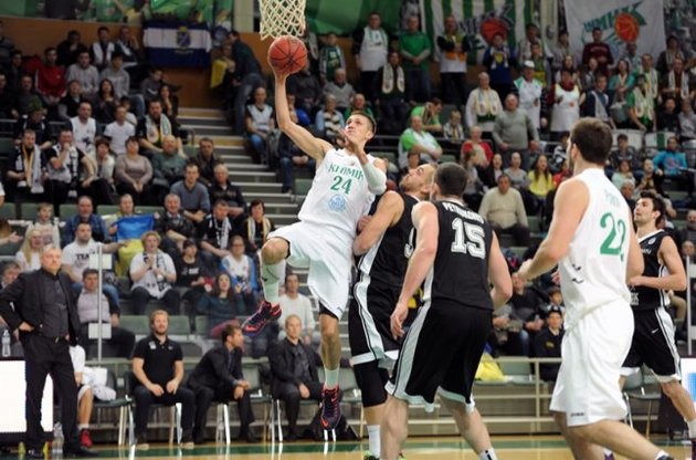 "Химик" легко разделался с соперником