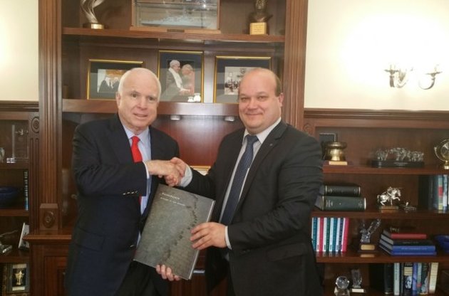 Маккейн має намір докладати зусилля для надання Україні оборонного озброєння
