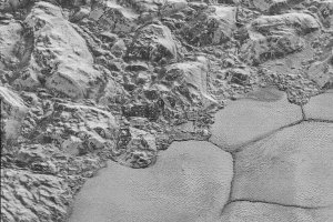NASA впервые опубликовало фото поверхности Плутона в высоком разрешении