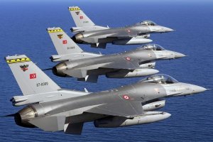 Туреччина перестала бомбити ІД у Сирії після інциденту зі збитим російським Су-24 – Reuters