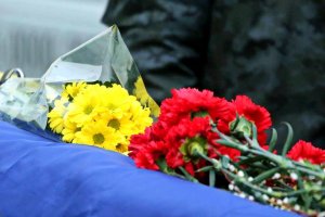Один український військовий загинув у зоні АТО, ще троє поранені