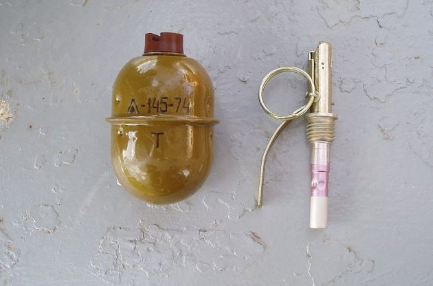 У Києві на Трухановому боєць АТО підірвався на гранаті (арх.фото)