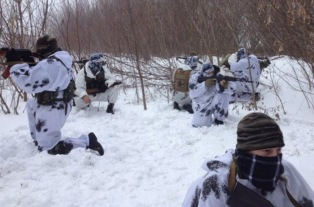 Бойовики продовжують обстріли позицій сил АТО на донецькому та луганському напрямках