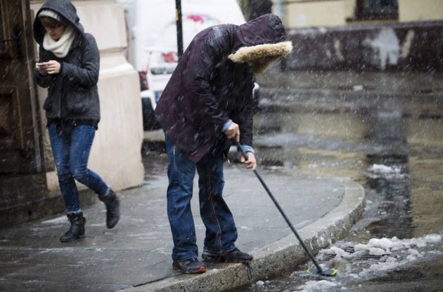Оголошено штормове попередження по Україні