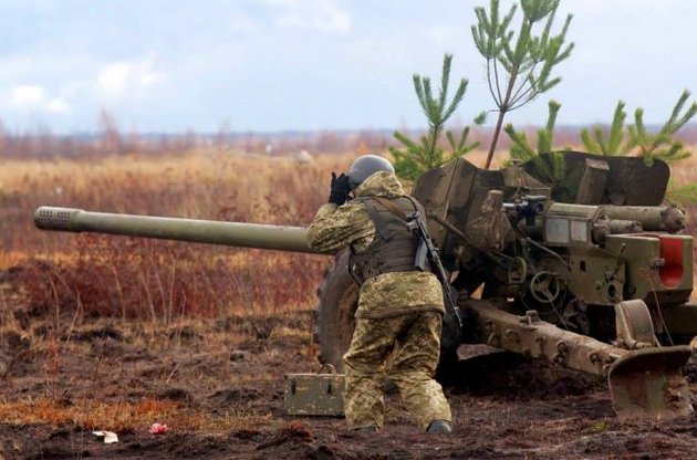 В зоне АТО за сутки ранены пятеро украинских военных