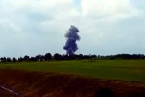 На авіашоу в Індонезії розбився військовий літак, пілоти загинули