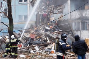 В Волгограде взорвался многоэтажный дом, спасатели извлекают из-под завалов пострадавших