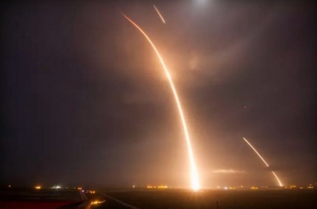 Запуск і посадка Falcon 9 в одному фото