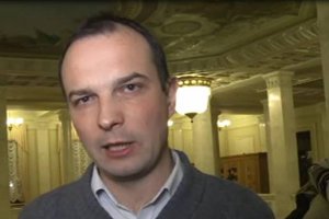 З'явилося відео, де Єгор Соболєв погрожує гранатою охоронцям Ради
