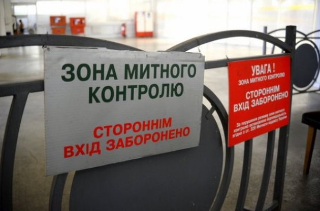 Импортные товары должны подешеветь. Если не подорожает доллар