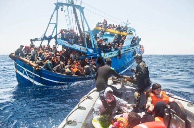 Береговая охрана Италии спасла более 700 беженцев