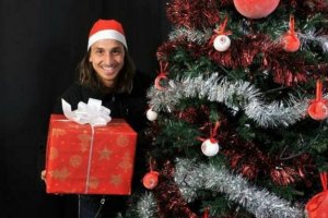Песни от "Арсенала", подарки от Джеррарда: как звезды футбола встречали Рождество