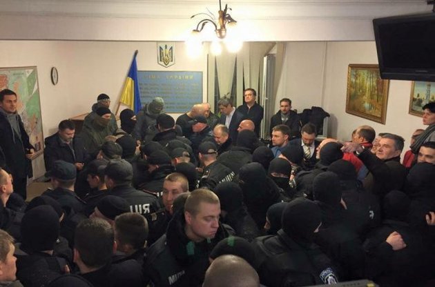 В Днепровском суде снова неспокойно