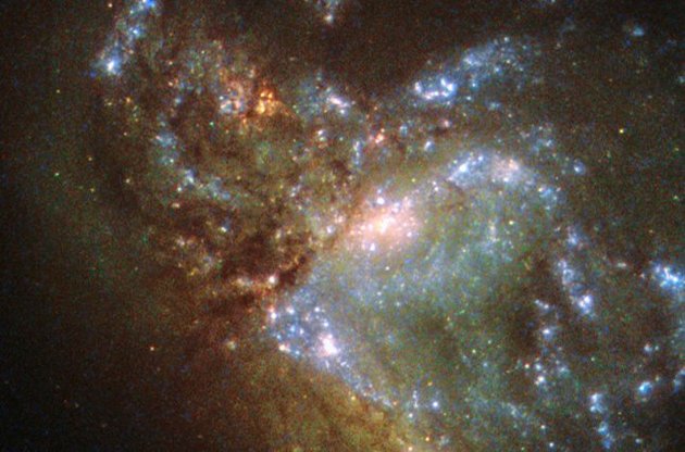 "Хаббл" виявив новоутворену галактику в сузір'ї Геркулеса