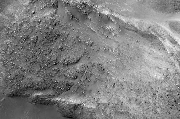 Межпланетная станция NASA сфотографировала оползни на Марсе
