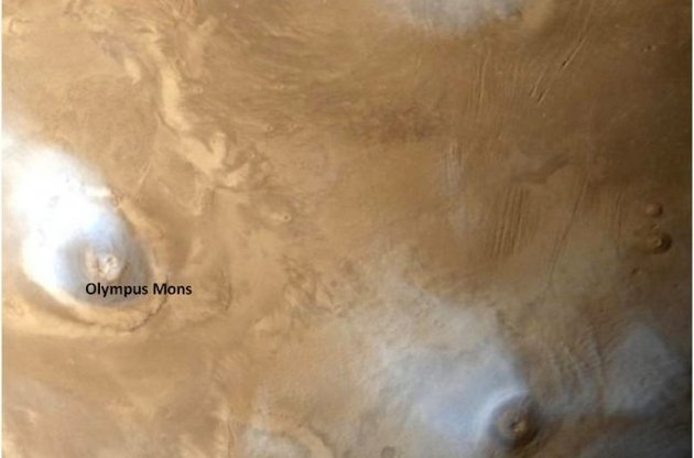 Индийский космический аппарат снял облака над вулканом Олимп на  Марсе