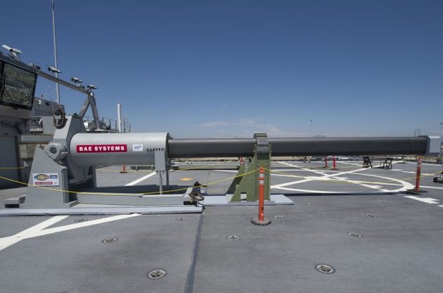ВМС США намерены разработать портативную версию корабельного рельсотрона