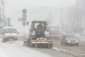 Столична влада обмежила в'їзд великогабаритних авто через сильний снігопад