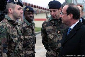 Олланд має намір продовжити режим надзвичайного стану у Франції