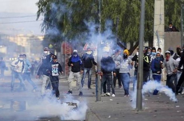 В Тунисе арестованы более 800 участников беспорядков - СМИ