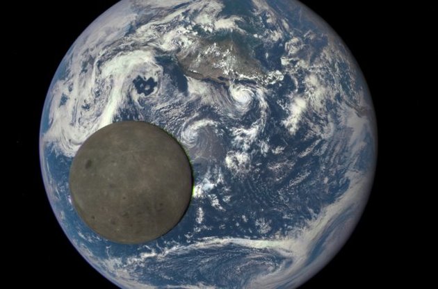 Луна появилась в результате "лобового столкновения" Земли с другой планетой - ученые