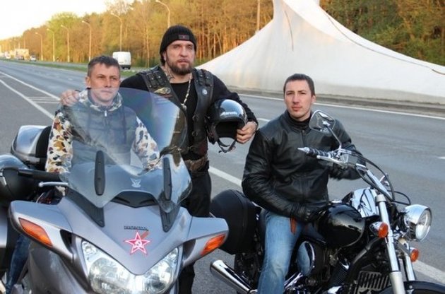 Хірург Залдостанов зібрався на Північний полюс на "потужному російською мотоциклі"