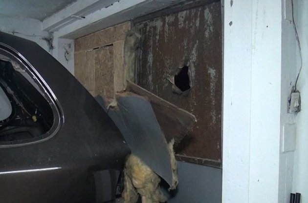 Выстрел повредил помещение СТО