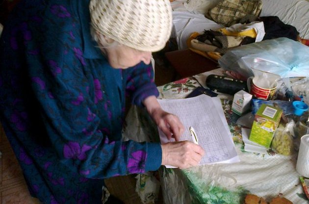 В Донецке штаб Ахметова возобновил доставку еды одиноким старикам