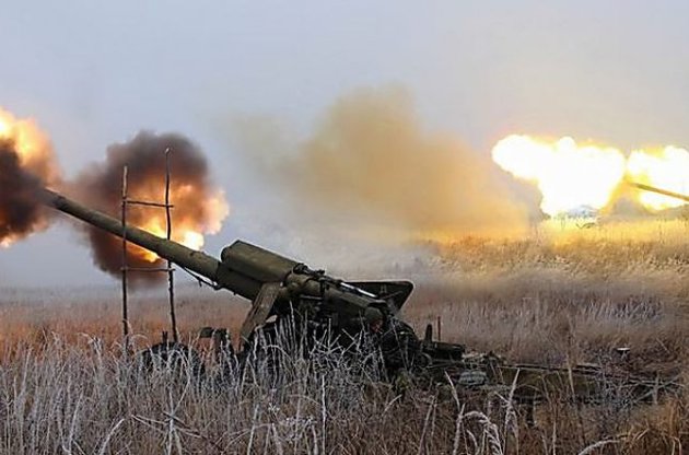 Боевики держат гаубицы Д-30А в 12 км от линии разграничения