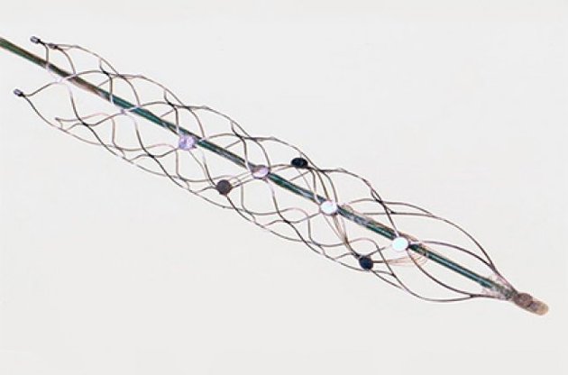 Стентопрути імплантують в мозок через кровоносні судини