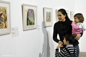 В Киеве открылась выставка более 300 картин Марии Примаченко