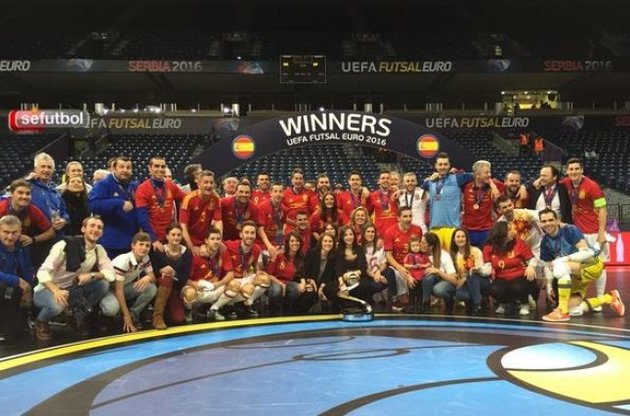 Испанцы вернули себе титул