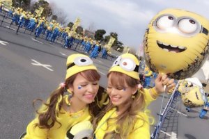В Токио 10 тысяч человек устроили забег в костюмах миньонов