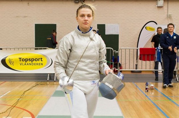 Харлан легко розібралася з суперницями