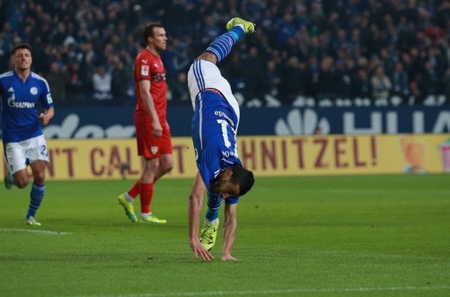 Беланда забил второй гол за "Шальке"