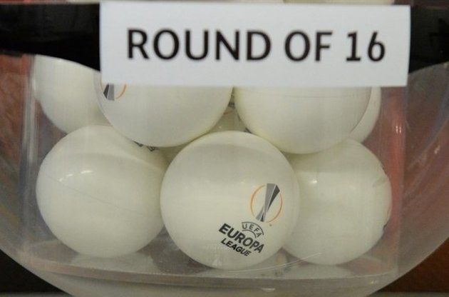 У турнірі залишилося 16 команд