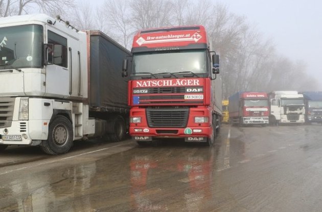 Украина определила транзитные маршруты движения российских грузовиков