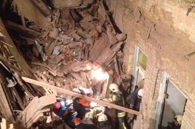 В доме рухнули перекрытия с пятого по первый этаж