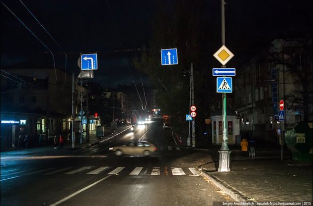 У Севастополі відключили вуличне освітлення