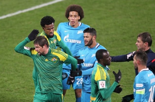 Селезнев заработал желтую карточку