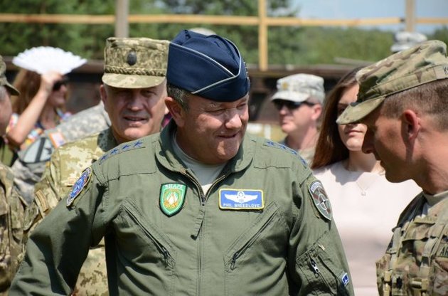 Командувач військами НАТО в Європі прогнозує активізацію бойових дій у Донбасі