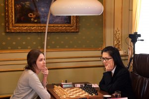 Музычук сыграла вничью с Ифань в стартовой партии матча за шахматную корону