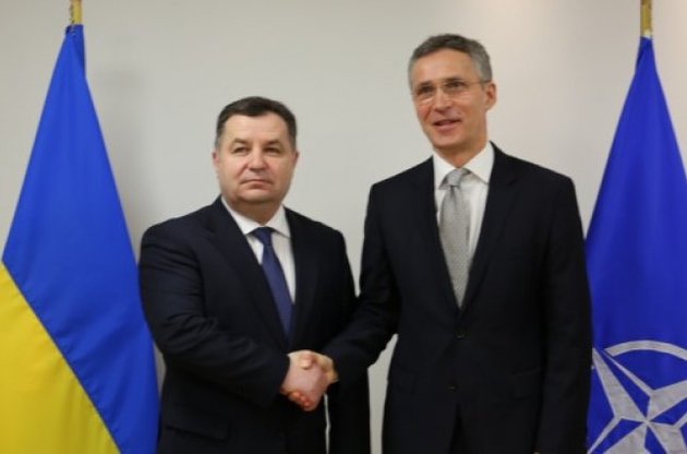 Полторак обсудил со Столтенбергом реформу ВСУ