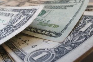 НБУ объявил о покупке валюты на межбанке по курсу 25,53 грн/$ для неконкурентных заявок