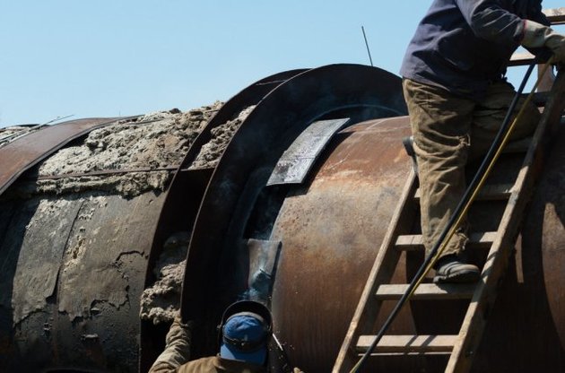Боевики "ДНР" обстреляли рабочих, восстанавливавших газопровод в Марьинке