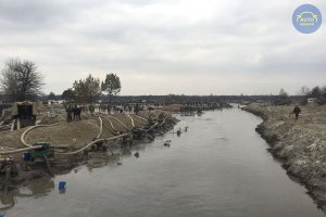 Активісти показали з дрона нелегальний видобуток бурштину в Рівненській області