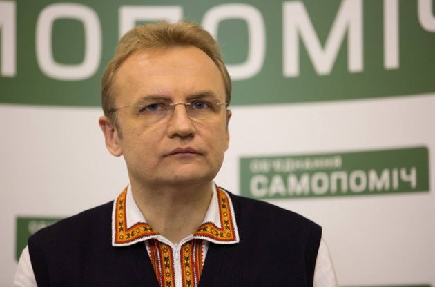 Коментуючи своє прем'єрство, Андрій Садовий нагадав, що у фракції "Самопоміч" всього 26 депутатів