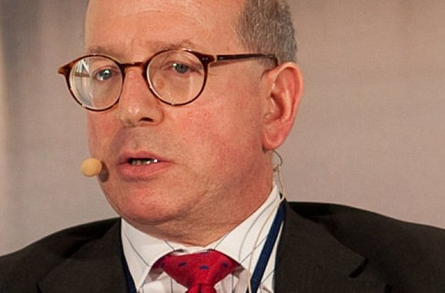 По мнению Шерра, Россия продвигается дальше из-за неуверенности Запада