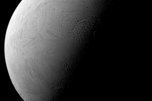 NASA представило знімок термінатора Енцелада